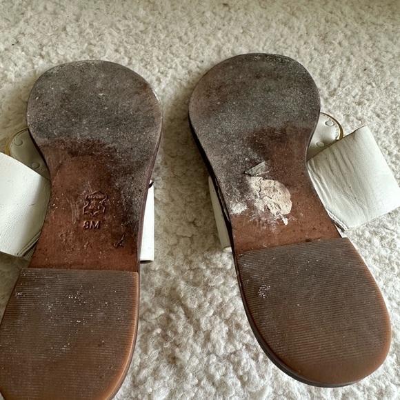 Tory Burch White and Gold Sandals. Size 8. - Picture 4 of 4